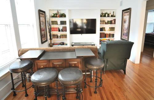 Stone Mansion Sleeps 10-20 Free TV & Parking - Foto 7