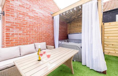 Winterton Sea Sanctuary, Hot Tub & Log Burner by the Dunes - Foto 59