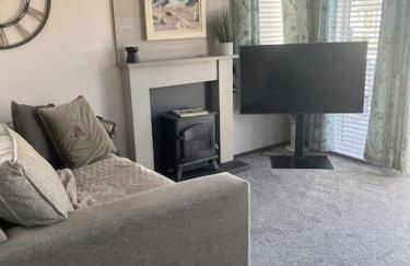 2 Bedroom Villa - Lakeside Holiday Park - Photo 10