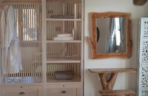 Erifi Luxury Suites - Photo 12