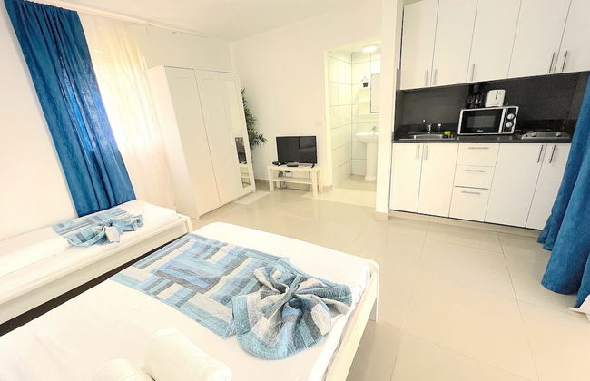 Relax Studios Deluxe POOL WIFI BEACH - Photo 19