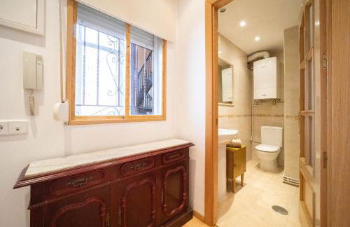 Apartamento con encanto y luz en pleno centro - Photo 2