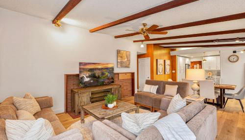 Spacious Mid Century Modern Sunroom Rambler - Photo 4