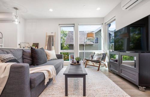Rooftop Patio with Waterview, Private Garden & Grill 3BR 3BA- Modern Cityscape - Foto 43