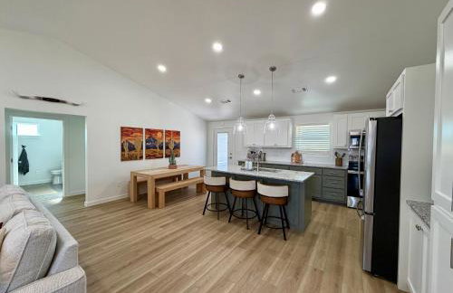 Lucky Cowboy Lodge Near WinStar - Cozy 3BR Home - Foto 15