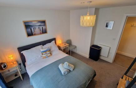 Number 15 Luxurious Two Bedroom Apartment - Photo 20