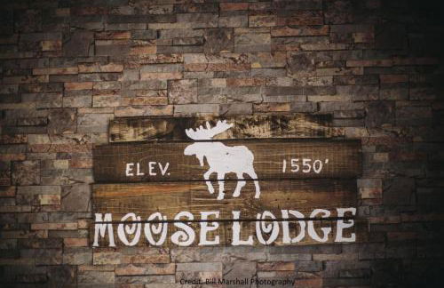 1800ML - As Seen on TV 1 mile from skiing great views hot tub fire pit beach Pool gym passes - Foto 11