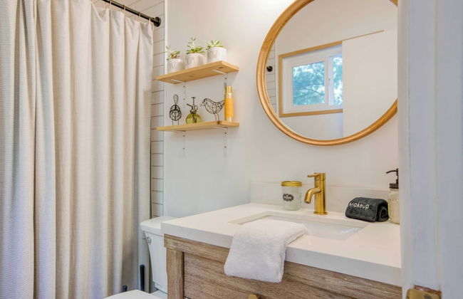 A-frame Retreat Chic and Modern Forest Views, Hammock, Outdoor Dining, Decks - Foto 27