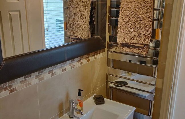 Waterfront Apartment In The Heart Of St Neots - Photo 21