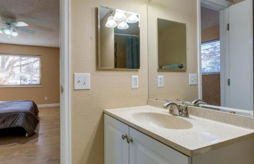 1 Mi to Light Rail Englewood Condo with Pool Access - Foto 19