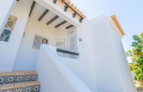 Ocean Vista Retreat with Beach & Pool Access by Drago Rentals - Foto 49