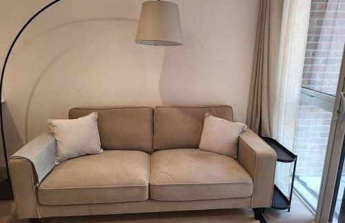 Entire Prestige Apartment in Poole Quay - Free Parking, Fast WiFi, Smart TV & Netflix - Foto 24