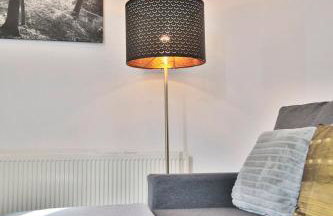 Freckleton House in Town Centre, near Blackpool, Sleeps 6, Free Parking - By NMB Property - Photo 21