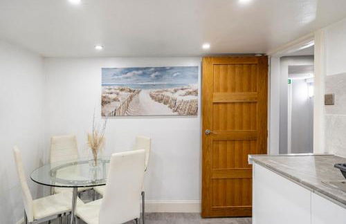 2 Bedroom Garden Flat - Foto 10