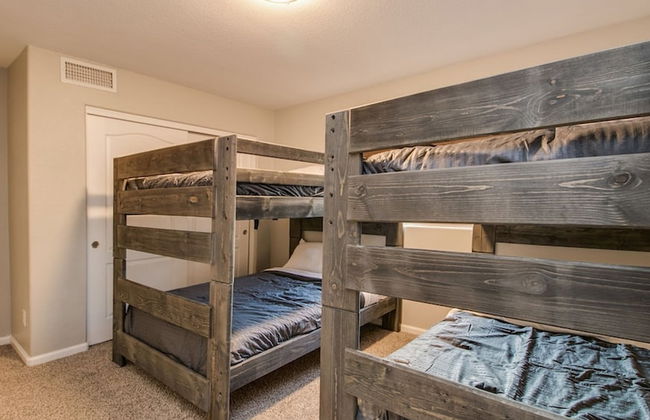 Massive 5 Bdrm Getaway W/pool, Hot Tub, Game Room! - Photo 14