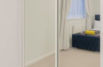 Modern 3 Bedroom Home, Free Parking, Garden, Sleeps 7 - Photo 24