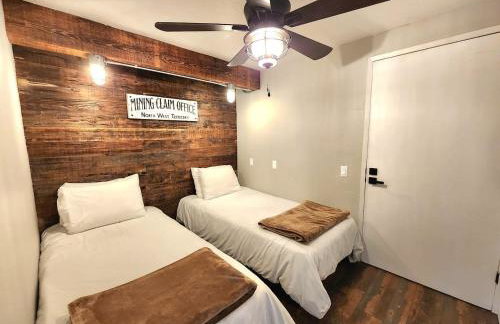 Miners Suite-Centrally Located in Shaver Lake - Photo 9