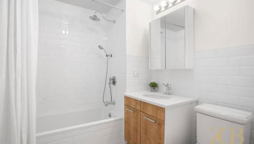 Renovated 2 Bed 2 Bath Apt in Prime Midtown - Elevator - Laundry - Foto 4, Shower