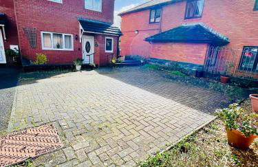 Tanglewood Close, 3 Bedroom house, Abergavenny with private parking, - Foto 6