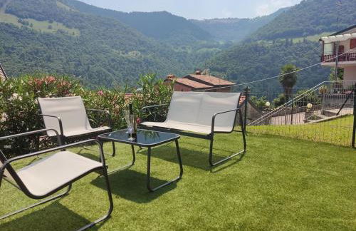 Blondie House - Pool & LakeView - by Host4U - Photo 8