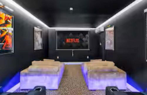 Unique Private Racing Track Villa in Miami Cinema - Foto 39