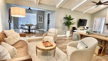 Family or Group Getaway Spacious Home - Porch - Sleeps 10 - Foto 2