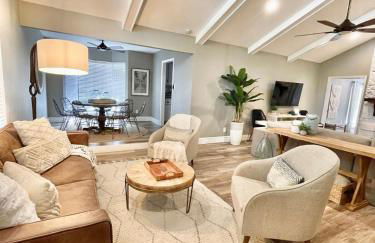 Family or Group Getaway Spacious Home - Porch - Sleeps 10 - Foto 2