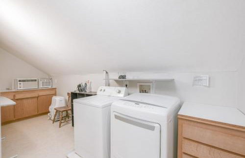 5 Bedroom House Cheerful Bungalow with AC Pet Friendly - Foto 43