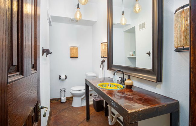 Splash Into Vacation 6BR Home w/ Pool & Waterslide - Foto 34