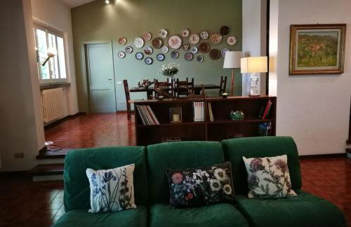 Hillside semi-detached villa with panoramic views - Foto 1