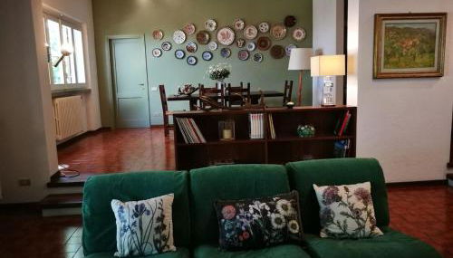 Hillside semi-detached villa with panoramic views - Foto 1