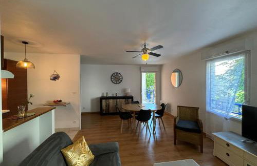 Appartement T2 avec balcon et garage privé - FR-1-197-601 - Foto 2