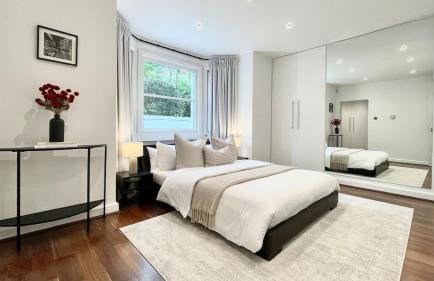 Minimal Designer Home with a Beautiful Garden - Foto 1