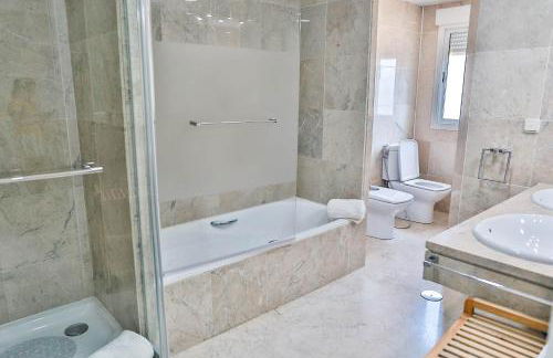 Penthouse Balcon de Puente Romano with Sea Views - Foto 18