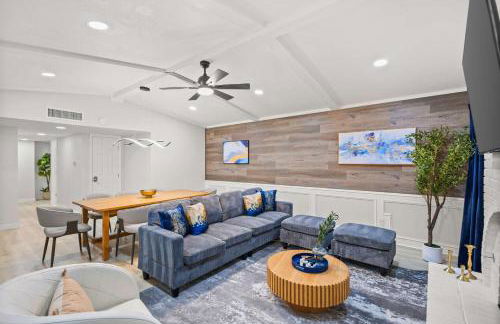 5-BD 2 5-BA Modern Retreat w Games & Hot Tub - Foto 7
