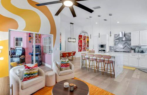 Designer Stylish Villa by Sawgrass with Hot Tub and Arcade Games - Foto 16