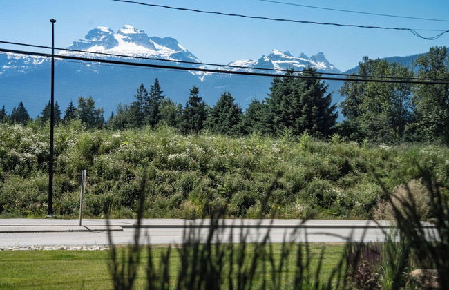 Rustic Retreat by Revelstoke Vacations - Photo 23