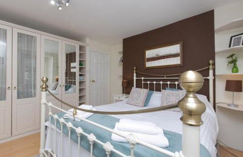 Awelon Holiday Cottage sleeps 10, Hot Tub, Log Burner, North Wales, Porthmadog - Foto 16