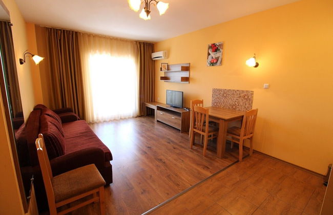 Menada Horizont Sunny Beach Apartments - Photo 2