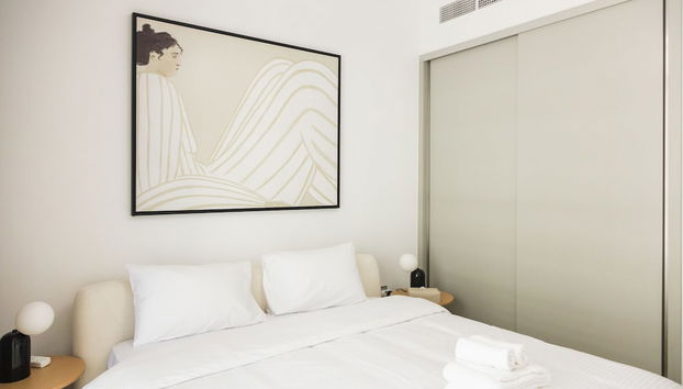 3BD Haven with Sweeping Water Views - Foto 2, Habitación