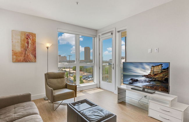 Stylish 2BR Near Dodgers Stadium by Oneluxstay - Foto 16