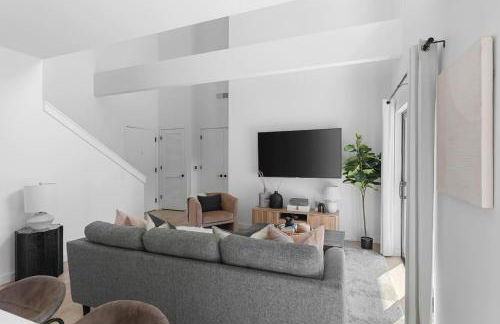 Luxury Penthouse with 2 Floors Pool Patio Gym Walk to Broadway - Foto 12