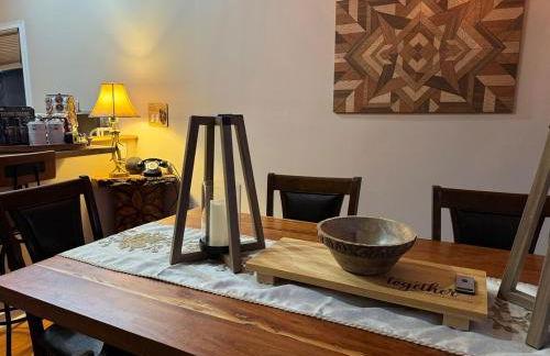 Romantic Getaway or Family Vacay with Mountain Views & Hot Tub - Foto 44