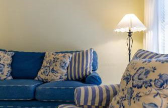 SERENE & ATTRACTIVE 3BR HEATED POOL/SPA HOME - Photo 7