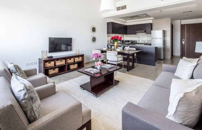 Outstanding 2BR in Serene JVT Neighborhood! - Photo 13