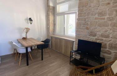 Apartments Karuza Center of old town Vis - Photo 8