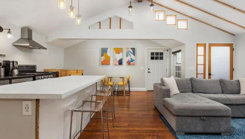 Downtown Culver City House w/ Backyard, AC & Garage - Foto 2