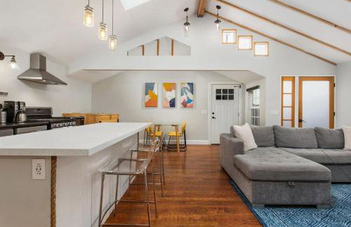 Downtown Culver City House w/ Backyard, AC & Garage - Foto 2