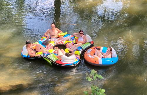 Historic cabin off I-77, views, antiques, Wi-fi, wonderful experience for 2! - Foto 60