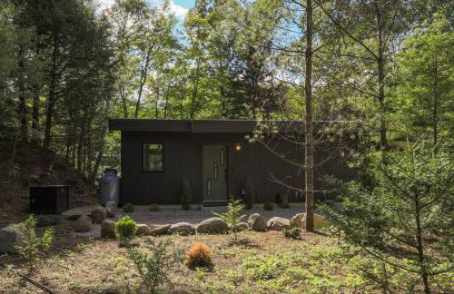 Cozy Luxury Cabin w Hot Tub, Fire Pit, King Bed - Foto 15